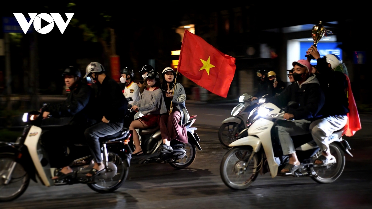 Không khí ảm đạm trên đường phố Hà Nội sau trận bán kết của U23 Việt Nam